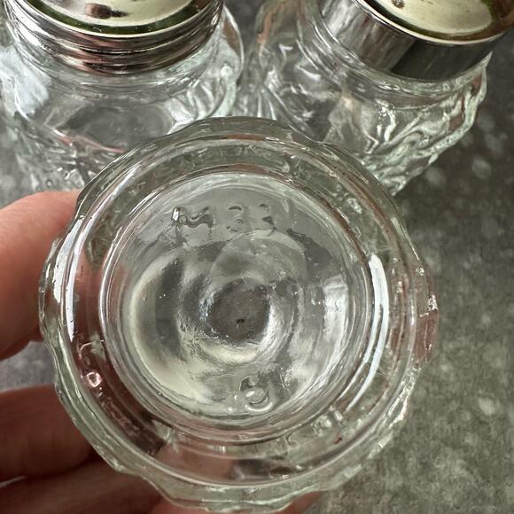 Vintage Glass Condiment Set Salt Pepper Shakers Spice Sugar Jam Jar With Spoon - Picture 4 of 4